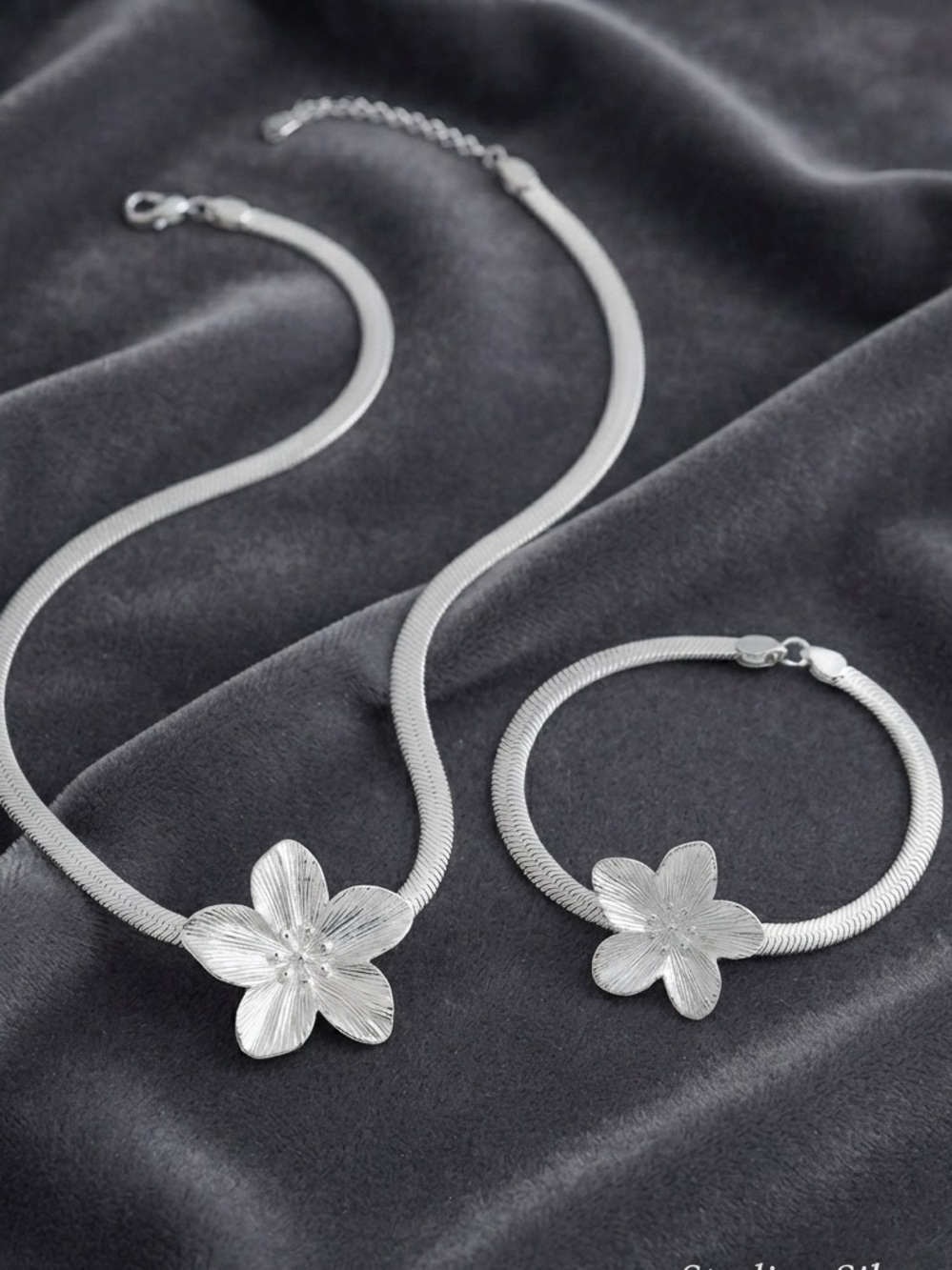 Elegant Silver Floral Necklace and bracelet Set steel